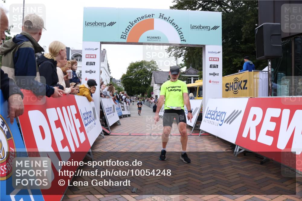 30.08.2026 - Blankeneser Heldenlauf Lena Gebhardt http://msf.ph/oto/10054248 30.08.2026 12:05:43 Ziel 2195, 2428, 2951, 4381 meine-sportfotos.de