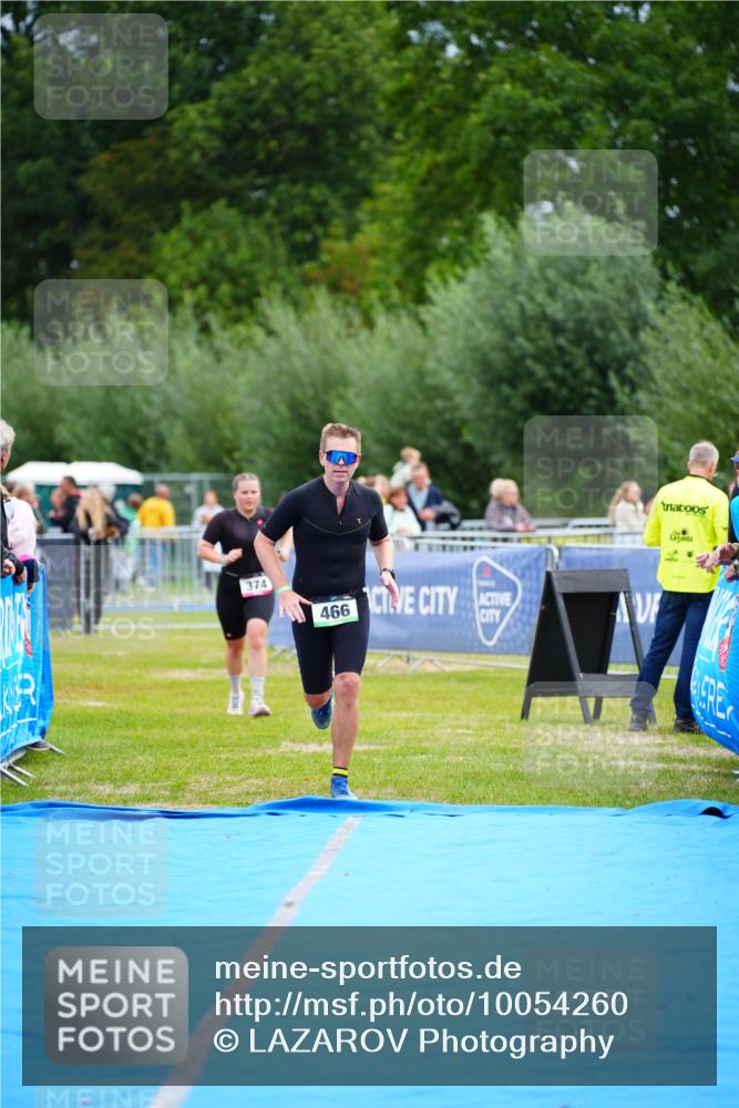 30.08.2026 - Elbe Triathlon Hamburg LAZAROV Photography http://msf.ph/oto/10054260 30.08.2026 10:54:27 Ziel 374, 466 meine-sportfotos.de