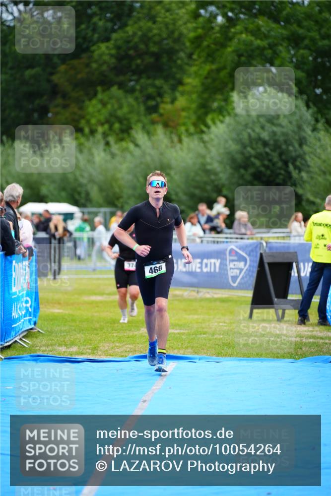30.08.2026 - Elbe Triathlon Hamburg LAZAROV Photography http://msf.ph/oto/10054264 30.08.2026 10:54:27 Ziel 374, 466 meine-sportfotos.de