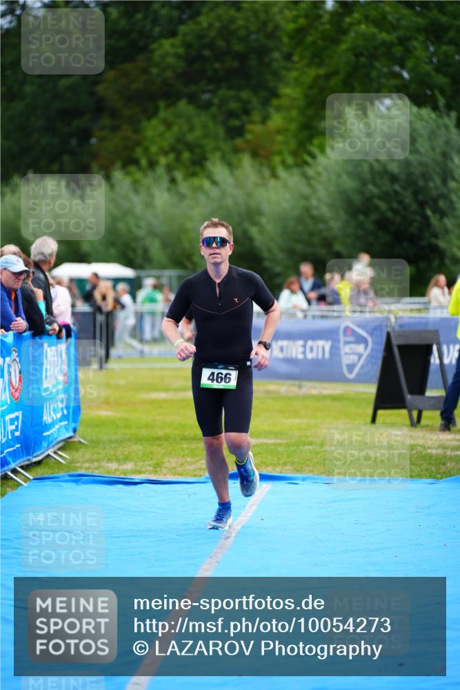 30.08.2026 - Elbe Triathlon Hamburg LAZAROV Photography http://msf.ph/oto/10054273 30.08.2026 10:54:28 Ziel 374, 466 meine-sportfotos.de