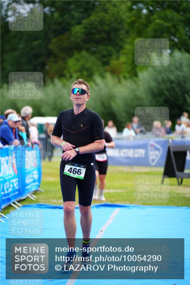 30.08.2026 - Elbe Triathlon Hamburg LAZAROV Photography http://msf.ph/oto/10054290 30.08.2026 10:54:29 Ziel 374, 466 meine-sportfotos.de