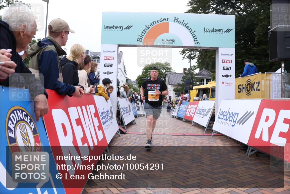 30.08.2026 - Blankeneser Heldenlauf Lena Gebhardt http://msf.ph/oto/10054291 30.08.2026 12:05:49 Ziel 2813, 2824, 2831, 4381 meine-sportfotos.de