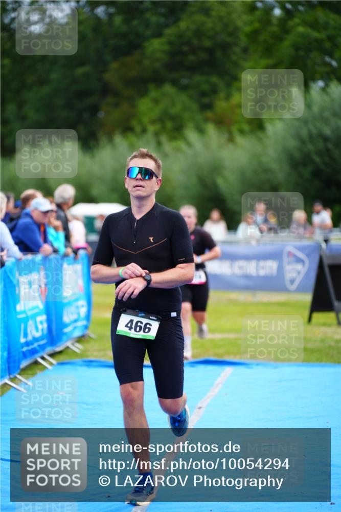 30.08.2026 - Elbe Triathlon Hamburg LAZAROV Photography http://msf.ph/oto/10054294 30.08.2026 10:54:29 Ziel 374, 466 meine-sportfotos.de