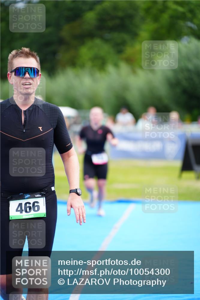 30.08.2026 - Elbe Triathlon Hamburg LAZAROV Photography http://msf.ph/oto/10054300 30.08.2026 10:54:31 Ziel 374, 466 meine-sportfotos.de