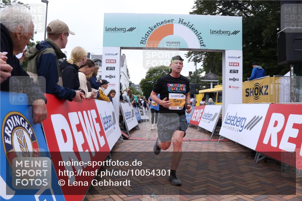 30.08.2026 - Blankeneser Heldenlauf Lena Gebhardt http://msf.ph/oto/10054301 30.08.2026 12:05:49 Ziel 2813, 2824, 2831, 4381 meine-sportfotos.de