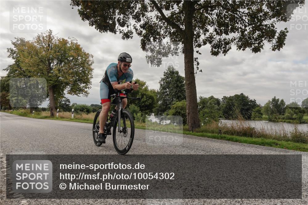 30.08.2026 - Elbe Triathlon Hamburg Michael Burmester http://msf.ph/oto/10054302 30.08.2026 11:01:50 Radfahren 1363 meine-sportfotos.de