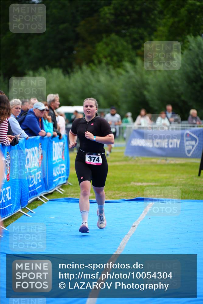 30.08.2026 - Elbe Triathlon Hamburg LAZAROV Photography http://msf.ph/oto/10054304 30.08.2026 10:54:31 Ziel 374, 466 meine-sportfotos.de