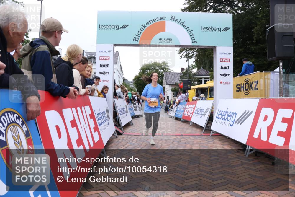 30.08.2026 - Blankeneser Heldenlauf Lena Gebhardt http://msf.ph/oto/10054318 30.08.2026 12:05:51 Ziel 2813, 2824, 2831 meine-sportfotos.de