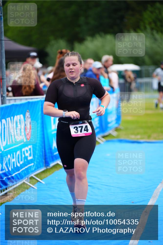 30.08.2026 - Elbe Triathlon Hamburg LAZAROV Photography http://msf.ph/oto/10054335 30.08.2026 10:54:33 Ziel 374, 466 meine-sportfotos.de