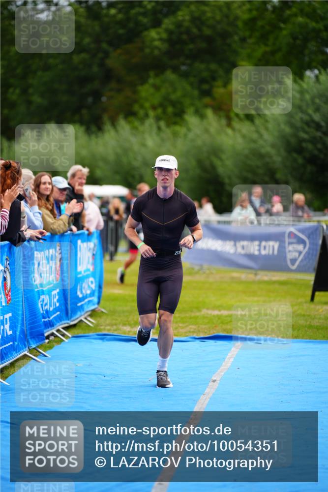 30.08.2026 - Elbe Triathlon Hamburg LAZAROV Photography http://msf.ph/oto/10054351 30.08.2026 10:55:06 Ziel 397 meine-sportfotos.de