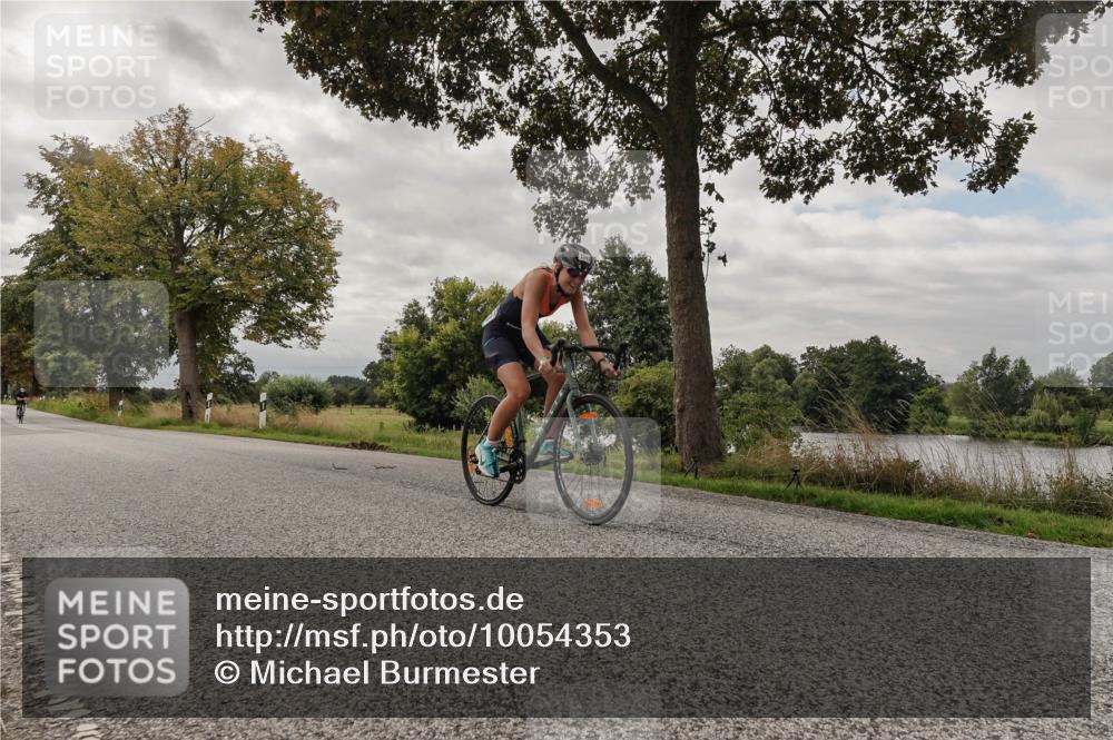 30.08.2026 - Elbe Triathlon Hamburg Michael Burmester http://msf.ph/oto/10054353 30.08.2026 11:02:59 Radfahren 1157, 1285, 1393, 1394, 1450 meine-sportfotos.de