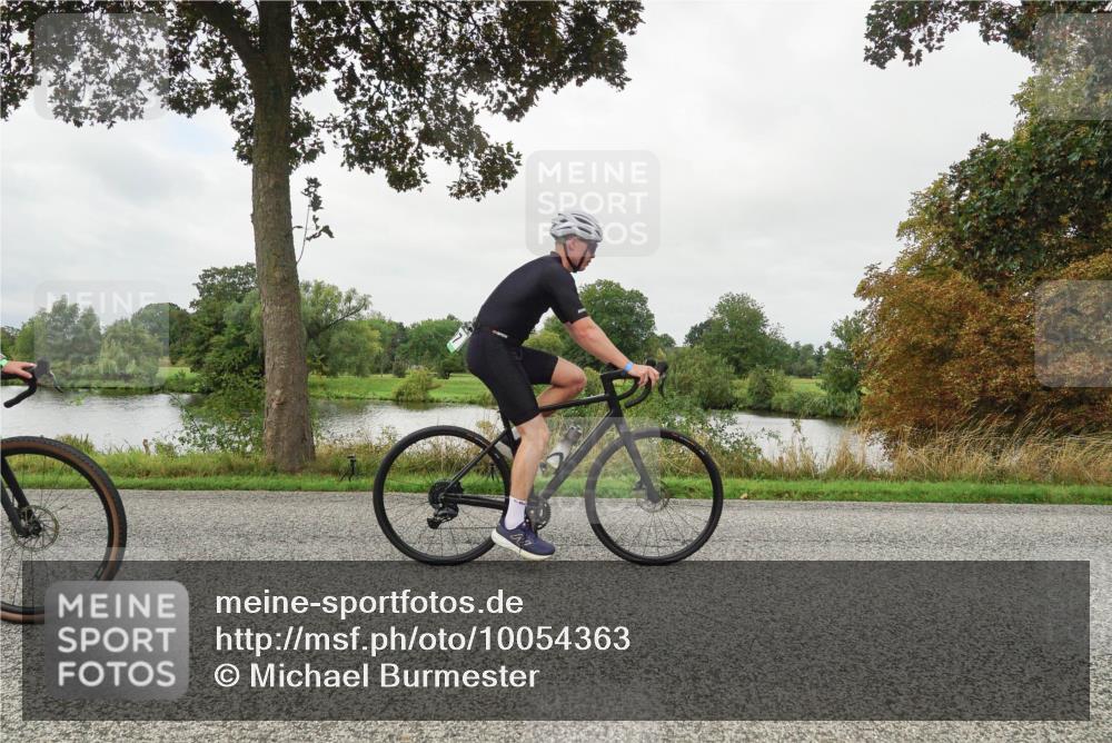 30.08.2026 - Elbe Triathlon Hamburg Michael Burmester http://msf.ph/oto/10054363 30.08.2026 10:46:47 Radfahren 797, 838, 925, 1058, 1154, 1227 meine-sportfotos.de