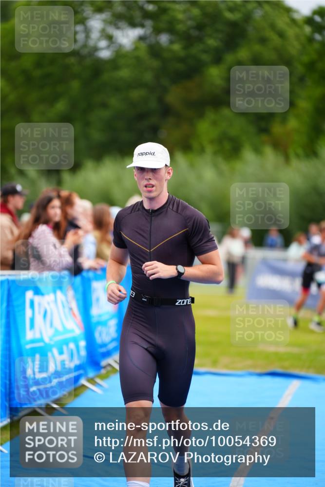30.08.2026 - Elbe Triathlon Hamburg LAZAROV Photography http://msf.ph/oto/10054369 30.08.2026 10:55:08 Ziel 397 meine-sportfotos.de