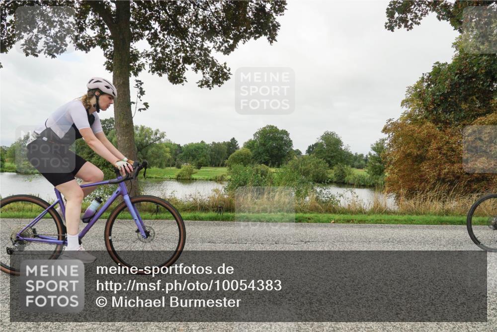 30.08.2026 - Elbe Triathlon Hamburg Michael Burmester http://msf.ph/oto/10054383 30.08.2026 10:47:09 Radfahren 518, 859, 896, 906, 923, 980, 997 meine-sportfotos.de