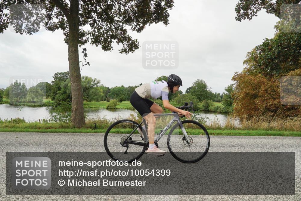 30.08.2026 - Elbe Triathlon Hamburg Michael Burmester http://msf.ph/oto/10054399 30.08.2026 10:47:22 Radfahren 840, 854, 865, 1111, 1322 meine-sportfotos.de