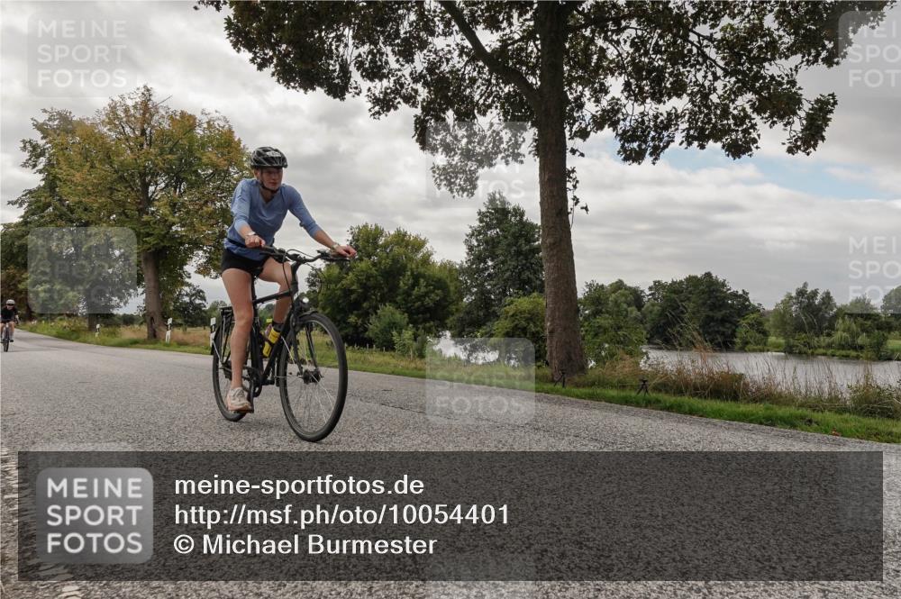 30.08.2026 - Elbe Triathlon Hamburg Michael Burmester http://msf.ph/oto/10054401 30.08.2026 11:04:01 Radfahren 946, 1313, 1428 meine-sportfotos.de