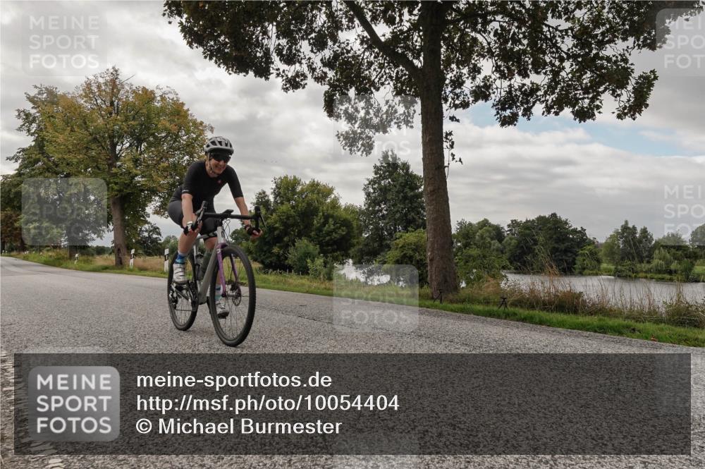 30.08.2026 - Elbe Triathlon Hamburg Michael Burmester http://msf.ph/oto/10054404 30.08.2026 11:04:04 Radfahren 946, 1313, 1318 meine-sportfotos.de