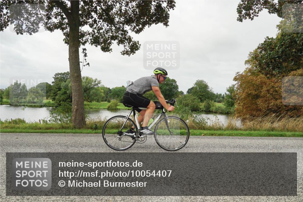 30.08.2026 - Elbe Triathlon Hamburg Michael Burmester http://msf.ph/oto/10054407 30.08.2026 10:47:29 Radfahren 854, 865, 939, 944, 1040, 1111 meine-sportfotos.de