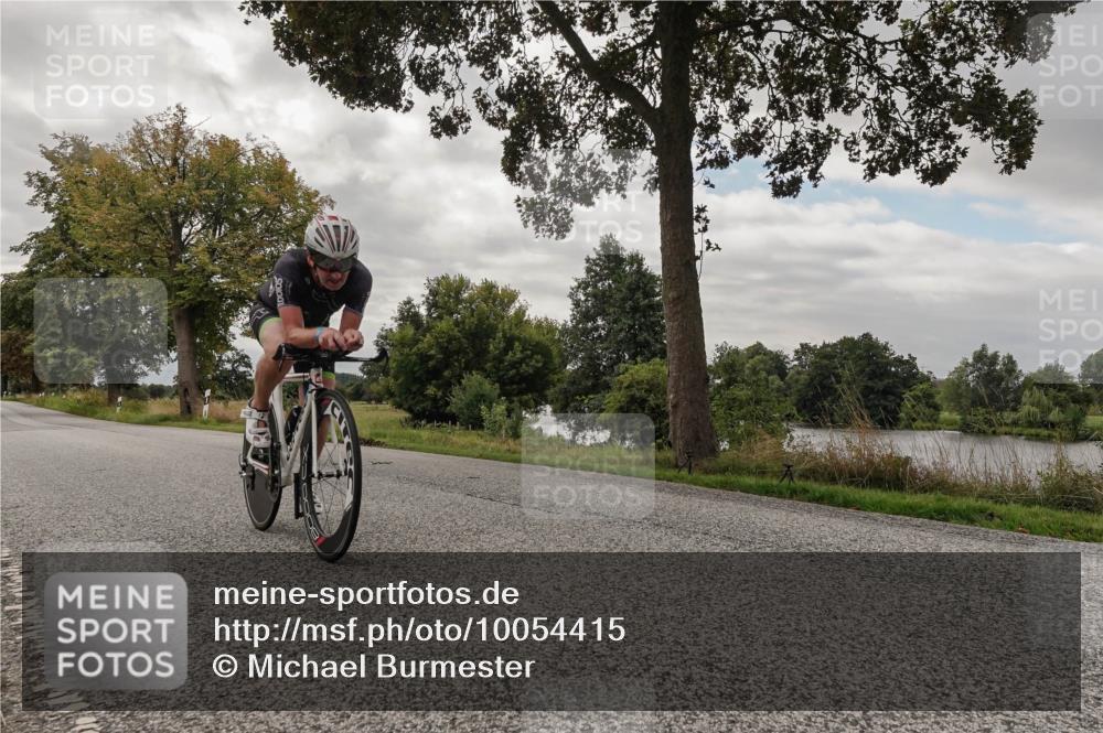 30.08.2026 - Elbe Triathlon Hamburg Michael Burmester http://msf.ph/oto/10054415 30.08.2026 11:04:13 Radfahren 1227, 1318, 1334 meine-sportfotos.de