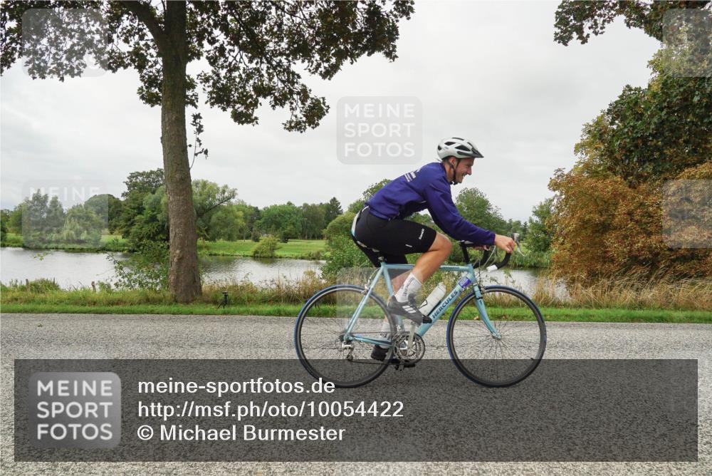 30.08.2026 - Elbe Triathlon Hamburg Michael Burmester http://msf.ph/oto/10054422 30.08.2026 10:47:41 Radfahren 808, 983, 1027, 1076, 1120, 1207 meine-sportfotos.de