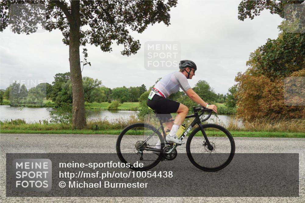 30.08.2026 - Elbe Triathlon Hamburg Michael Burmester http://msf.ph/oto/10054438 30.08.2026 10:47:50 Radfahren 808, 926, 934, 1013, 1076, 1335 meine-sportfotos.de