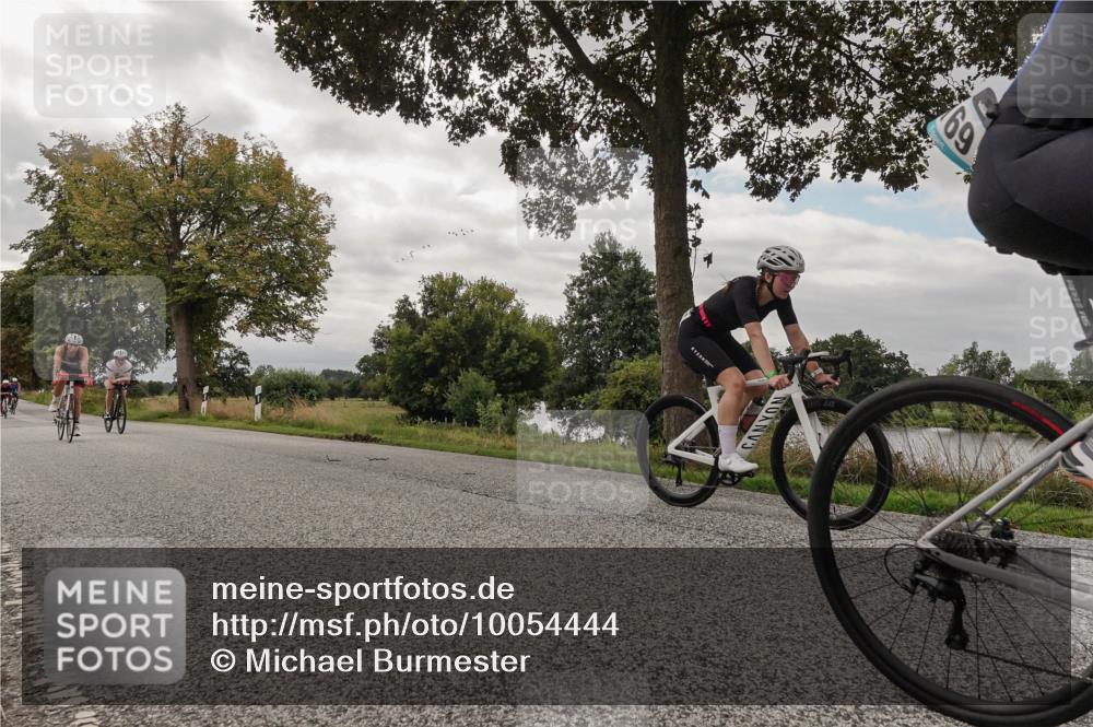 30.08.2026 - Elbe Triathlon Hamburg Michael Burmester http://msf.ph/oto/10054444 30.08.2026 11:04:40 Radfahren 820, 1169, 1256, 1295, 1362, 1392 meine-sportfotos.de