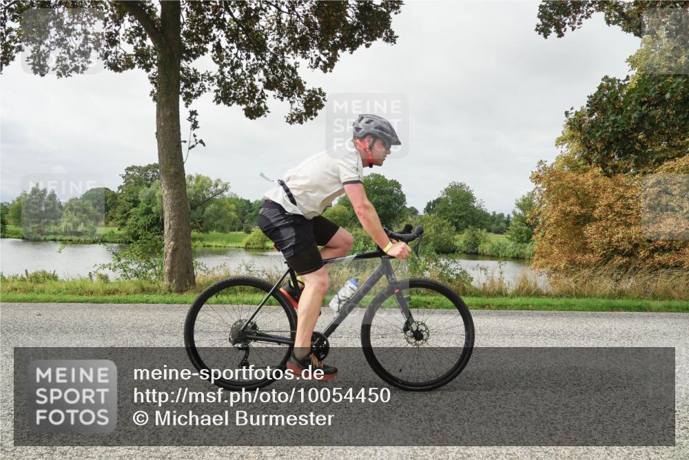 30.08.2026 - Elbe Triathlon Hamburg Michael Burmester http://msf.ph/oto/10054450 30.08.2026 10:48:01 Radfahren 858, 954, 982, 1035, 1109, 1125, 1195, 1254 meine-sportfotos.de