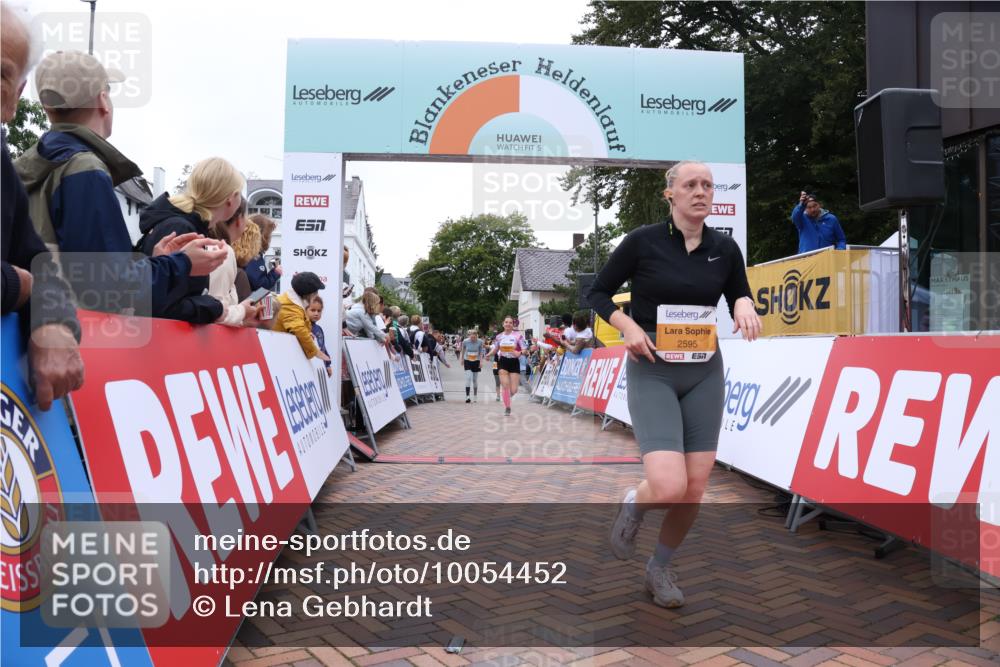 30.08.2026 - Blankeneser Heldenlauf Lena Gebhardt http://msf.ph/oto/10054452 30.08.2026 12:06:04 Ziel 2595, 2936 meine-sportfotos.de
