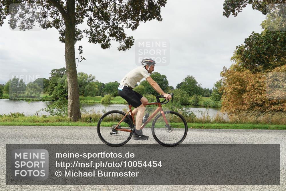 30.08.2026 - Elbe Triathlon Hamburg Michael Burmester http://msf.ph/oto/10054454 30.08.2026 10:48:02 Radfahren 858, 954, 982, 1035, 1109, 1125, 1195, 1254 meine-sportfotos.de