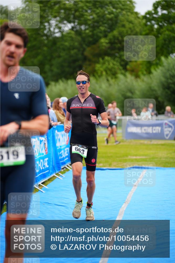 30.08.2026 - Elbe Triathlon Hamburg LAZAROV Photography http://msf.ph/oto/10054456 30.08.2026 10:55:28 Ziel 519, 663 meine-sportfotos.de
