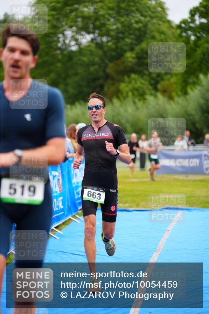30.08.2026 - Elbe Triathlon Hamburg LAZAROV Photography http://msf.ph/oto/10054459 30.08.2026 10:55:28 Ziel 519, 663 meine-sportfotos.de