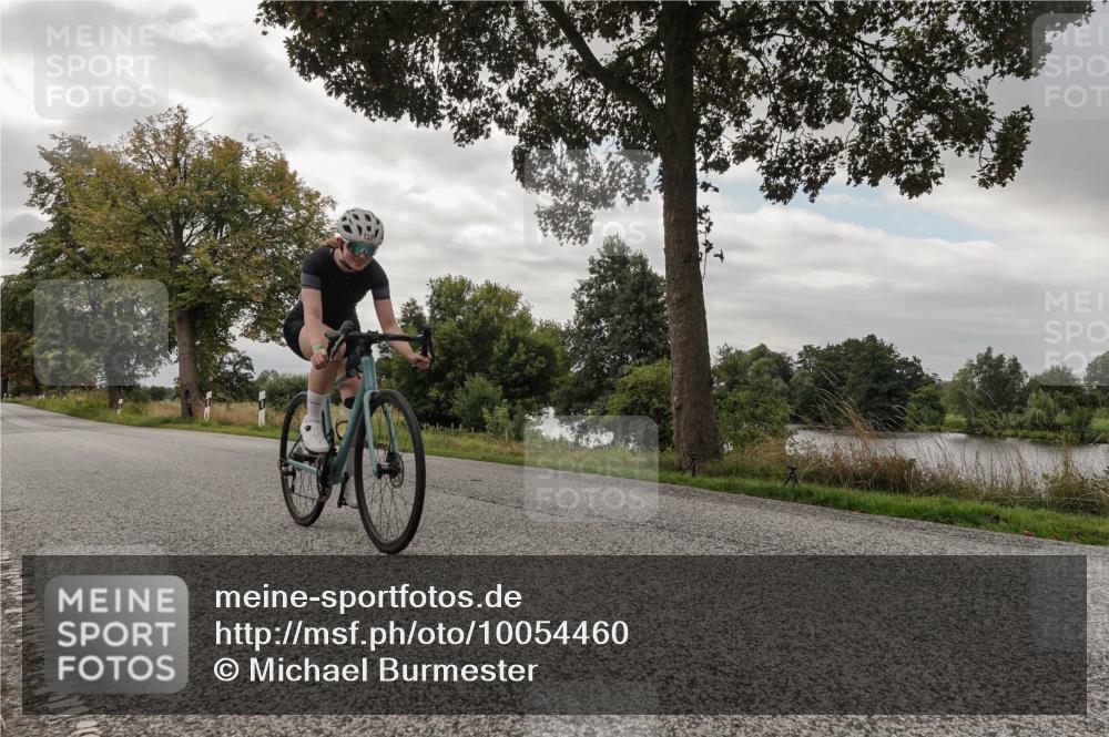 30.08.2026 - Elbe Triathlon Hamburg Michael Burmester http://msf.ph/oto/10054460 30.08.2026 11:04:57 Radfahren 801, 1391, 1425 meine-sportfotos.de