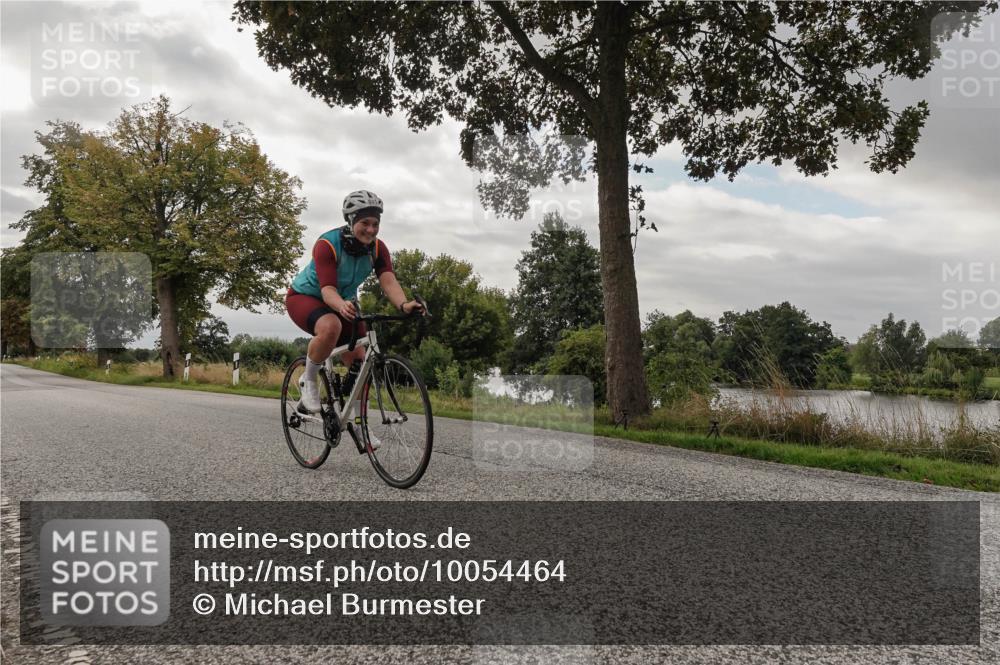 30.08.2026 - Elbe Triathlon Hamburg Michael Burmester http://msf.ph/oto/10054464 30.08.2026 11:05:02 Radfahren 801, 923, 1123, 1459 meine-sportfotos.de
