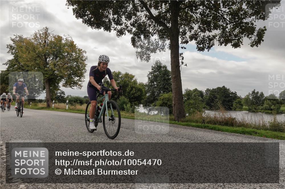 30.08.2026 - Elbe Triathlon Hamburg Michael Burmester http://msf.ph/oto/10054470 30.08.2026 11:05:09 Radfahren 923, 1123, 1401, 1419 meine-sportfotos.de