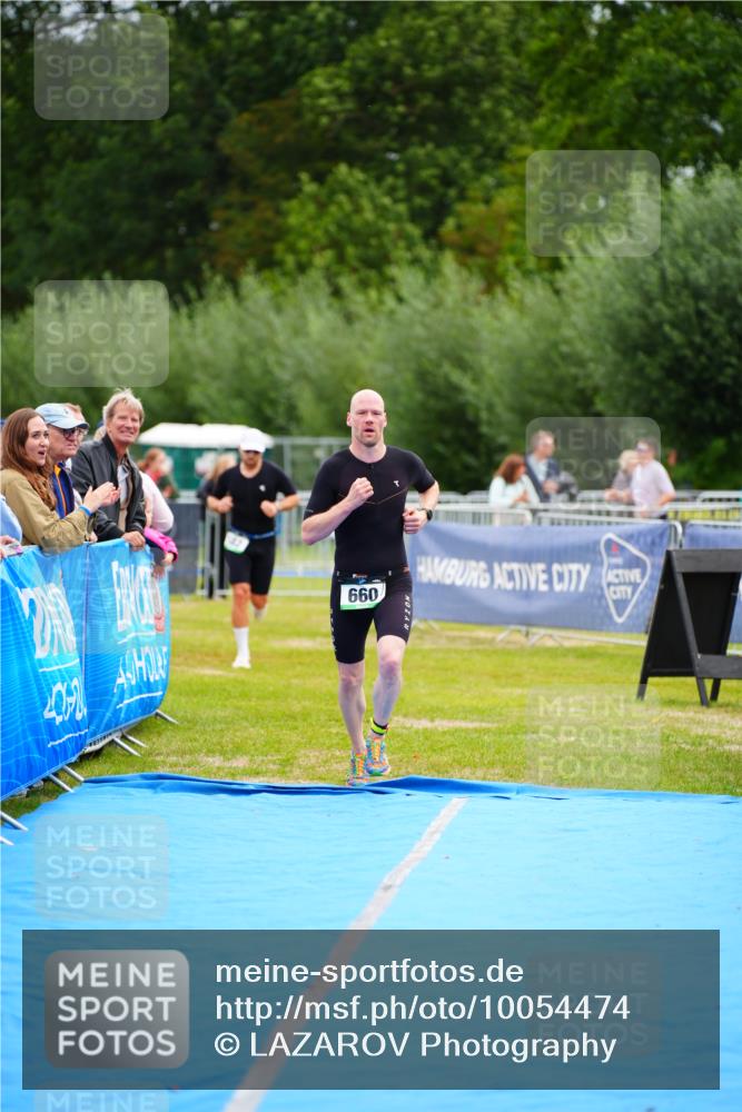 30.08.2026 - Elbe Triathlon Hamburg LAZAROV Photography http://msf.ph/oto/10054474 30.08.2026 10:55:35 Ziel 582, 660 meine-sportfotos.de