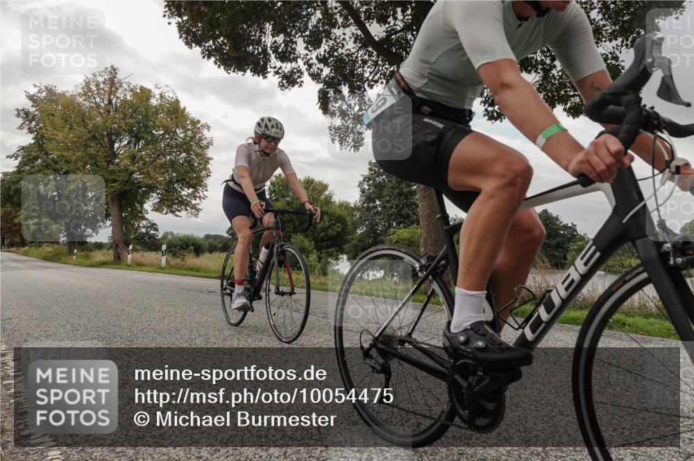 30.08.2026 - Elbe Triathlon Hamburg Michael Burmester http://msf.ph/oto/10054475 30.08.2026 11:05:12 Radfahren 1123, 1401, 1419 meine-sportfotos.de