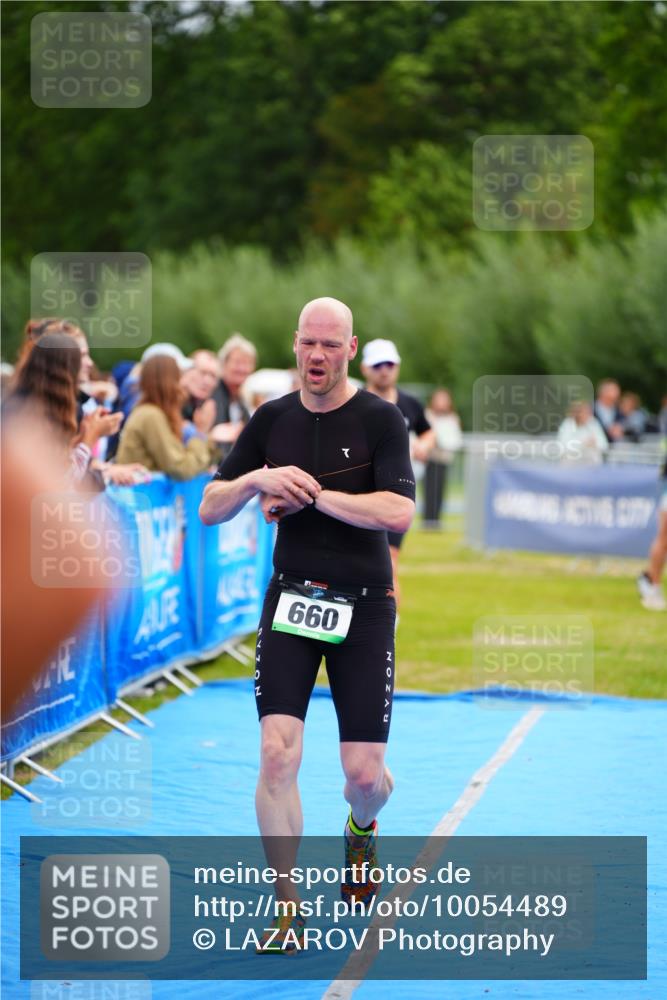 30.08.2026 - Elbe Triathlon Hamburg LAZAROV Photography http://msf.ph/oto/10054489 30.08.2026 10:55:37 Ziel 543, 582, 660 meine-sportfotos.de