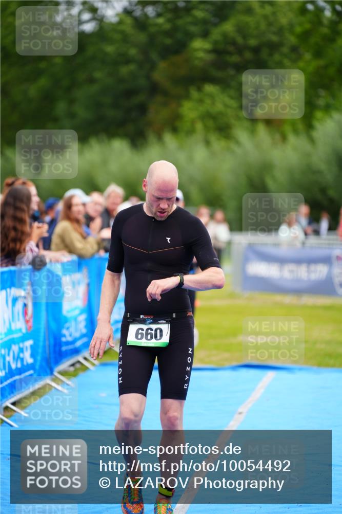 30.08.2026 - Elbe Triathlon Hamburg LAZAROV Photography http://msf.ph/oto/10054492 30.08.2026 10:55:38 Ziel 543, 582, 660 meine-sportfotos.de