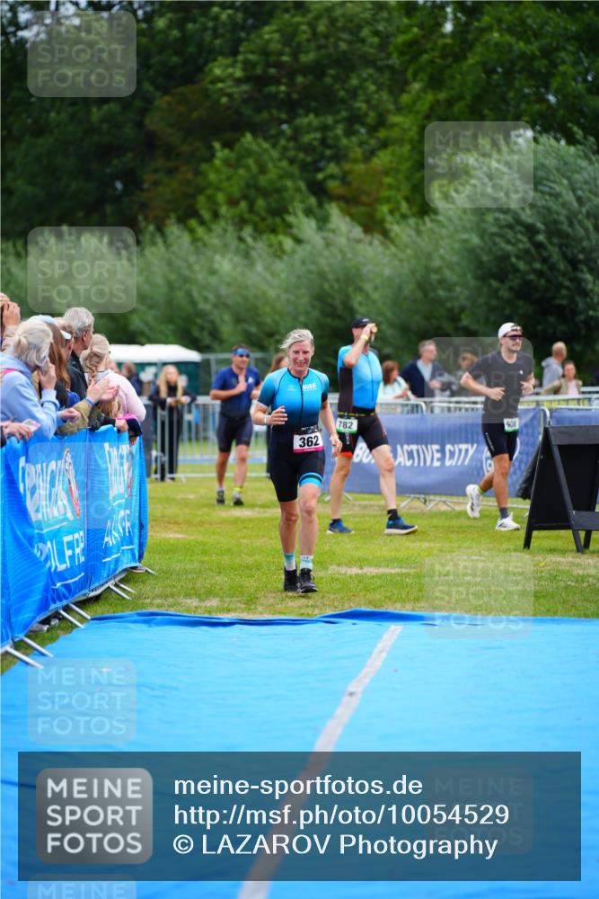 30.08.2026 - Elbe Triathlon Hamburg LAZAROV Photography http://msf.ph/oto/10054529 30.08.2026 10:56:11 Ziel 362 meine-sportfotos.de