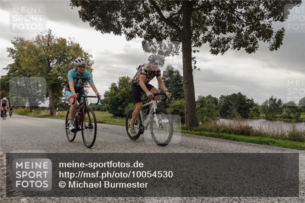 30.08.2026 - Elbe Triathlon Hamburg Michael Burmester http://msf.ph/oto/10054530 30.08.2026 11:06:36 Radfahren 759, 1195, 1255, 1302, 1319, 1358, 1388, 1405 meine-sportfotos.de