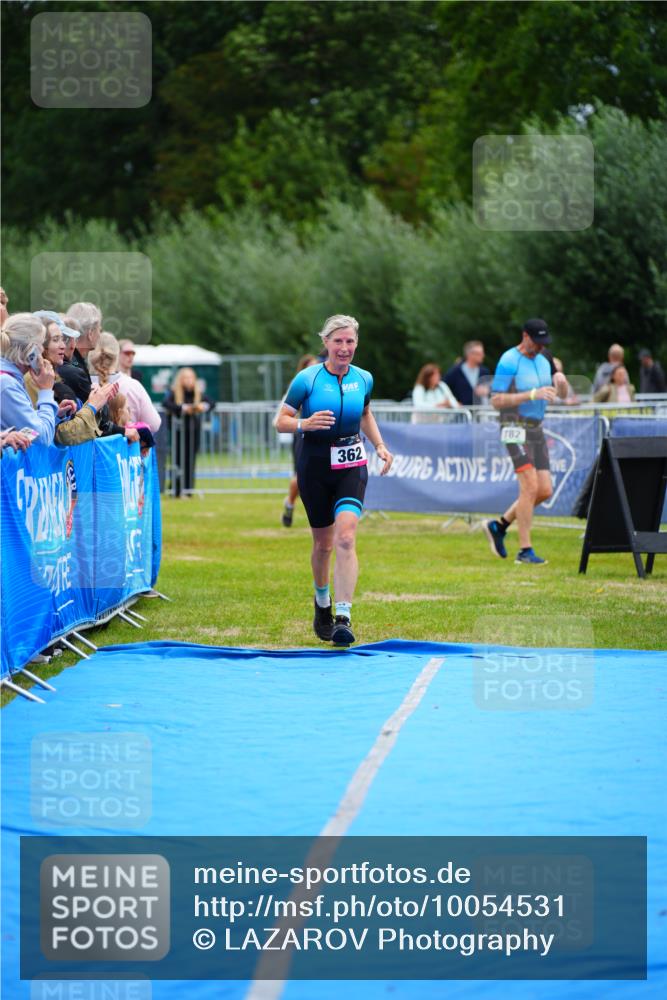 30.08.2026 - Elbe Triathlon Hamburg LAZAROV Photography http://msf.ph/oto/10054531 30.08.2026 10:56:12 Ziel 362 meine-sportfotos.de