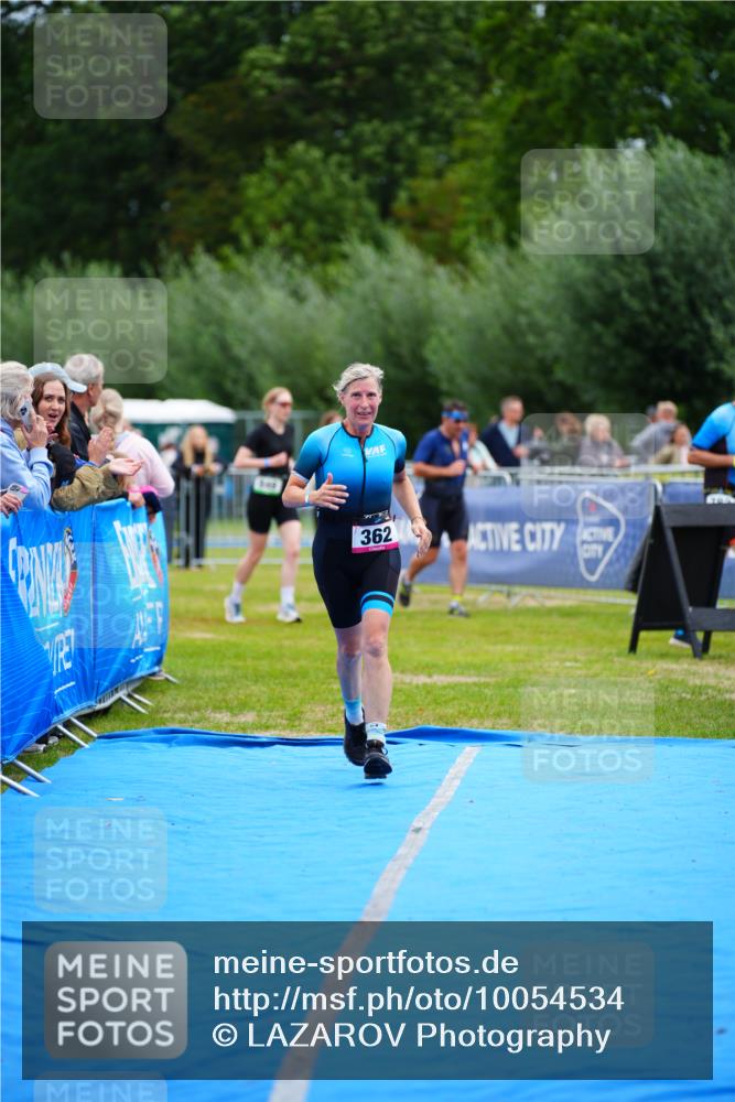 30.08.2026 - Elbe Triathlon Hamburg LAZAROV Photography http://msf.ph/oto/10054534 30.08.2026 10:56:12 Ziel 362 meine-sportfotos.de
