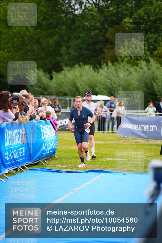 30.08.2026 - Elbe Triathlon Hamburg LAZAROV Photography http://msf.ph/oto/10054560 30.08.2026 10:56:43 Ziel 689, 1894 meine-sportfotos.de