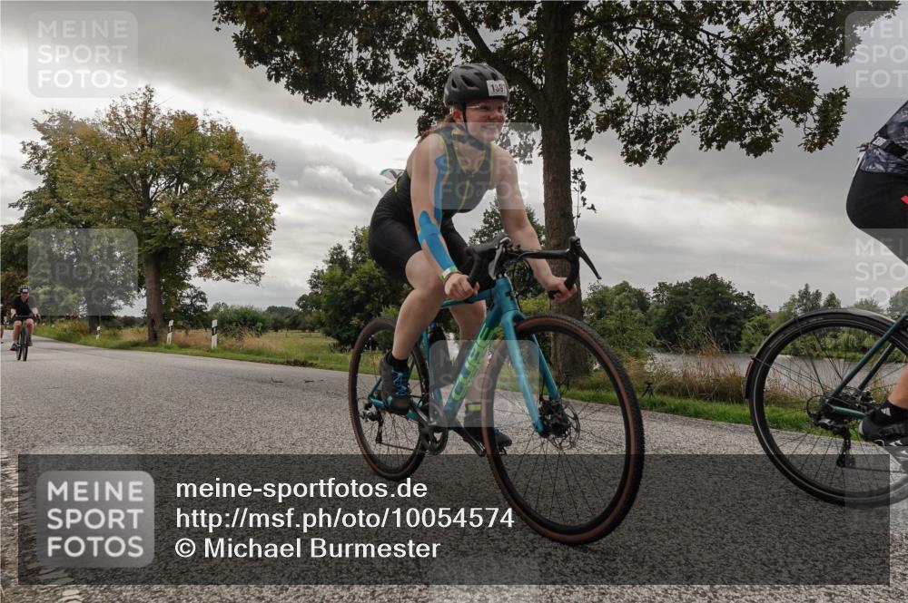 30.08.2026 - Elbe Triathlon Hamburg Michael Burmester http://msf.ph/oto/10054574 30.08.2026 11:07:37 Radfahren 925, 985, 1142, 1372, 1397, 1435, 1578 meine-sportfotos.de