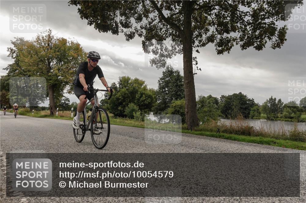 30.08.2026 - Elbe Triathlon Hamburg Michael Burmester http://msf.ph/oto/10054579 30.08.2026 11:07:41 Radfahren 925, 985, 1300, 1364, 1435, 1438, 1578 meine-sportfotos.de