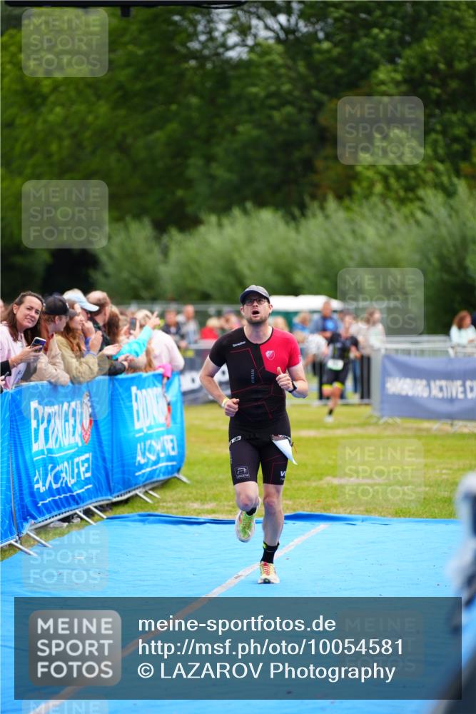 30.08.2026 - Elbe Triathlon Hamburg LAZAROV Photography http://msf.ph/oto/10054581 30.08.2026 10:56:54 Ziel 550, 668 meine-sportfotos.de