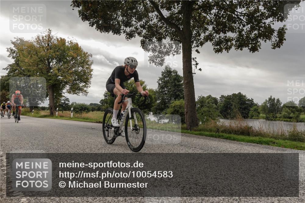 30.08.2026 - Elbe Triathlon Hamburg Michael Burmester http://msf.ph/oto/10054583 30.08.2026 11:07:45 Radfahren 1300, 1354, 1364, 1386, 1417, 1435, 1438, 1578 meine-sportfotos.de