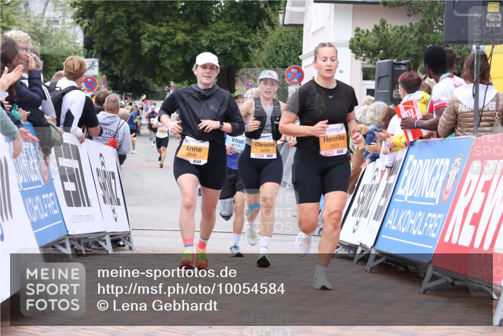 30.08.2026 - Blankeneser Heldenlauf Lena Gebhardt http://msf.ph/oto/10054584 30.08.2026 12:06:26 Ziel 2074, 2174, 2429, 2846, 4169 meine-sportfotos.de