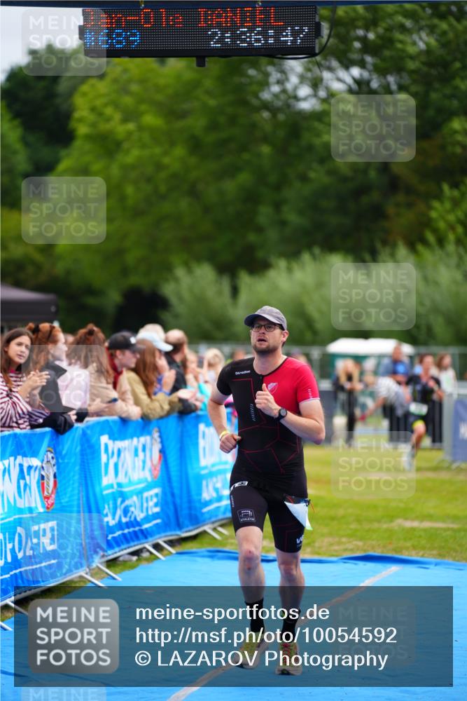 30.08.2026 - Elbe Triathlon Hamburg LAZAROV Photography http://msf.ph/oto/10054592 30.08.2026 10:56:55 Ziel 550, 668 meine-sportfotos.de