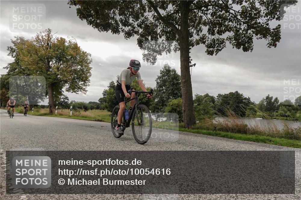 30.08.2026 - Elbe Triathlon Hamburg Michael Burmester http://msf.ph/oto/10054616 30.08.2026 11:08:15 Radfahren 1277, 1310, 1311, 1398, 1410 meine-sportfotos.de